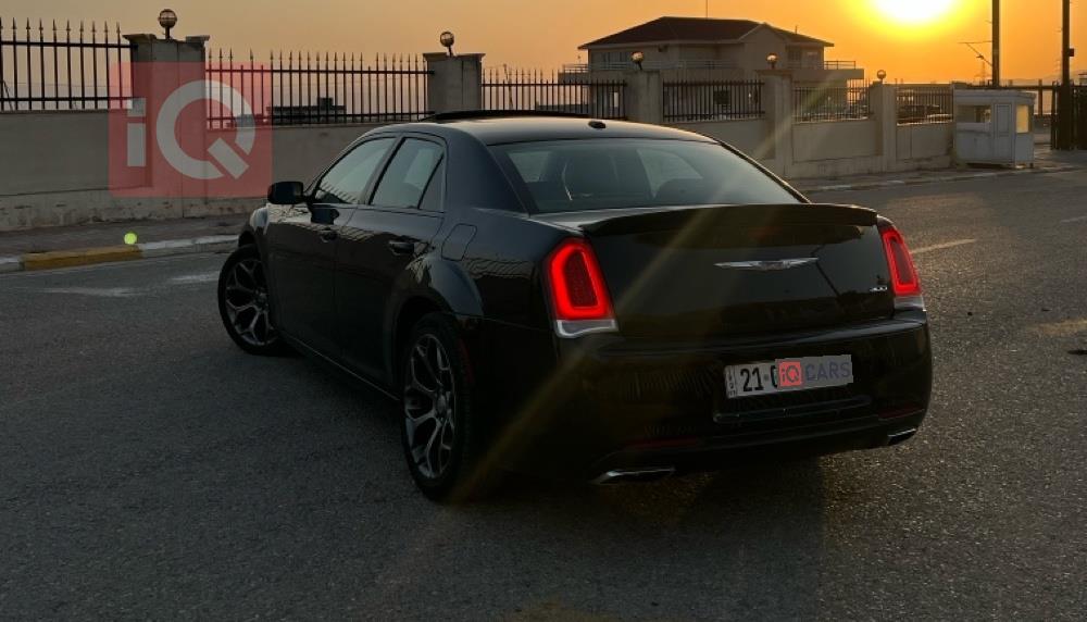 كرايسلر 300